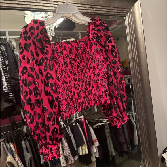 Alice and Olivia COOPER LEOPARD SMOCKED TOP - Picture 5 of 6